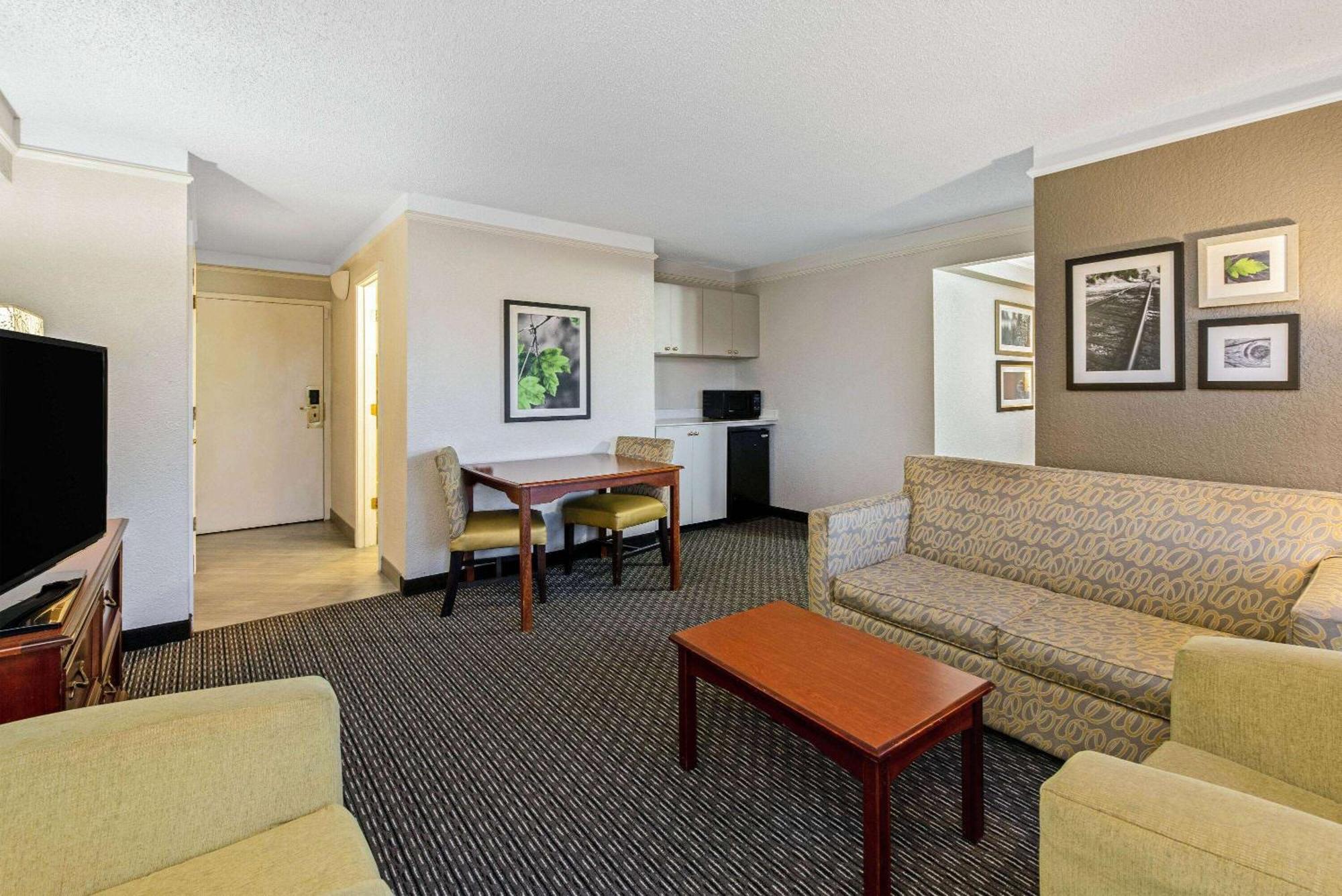 La Quinta By Wyndham New Orleans Airport Kenner Exterior foto